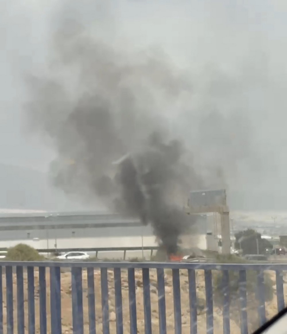 El Incendio De Un Vehículo En La Salida De La A7 Al Hospital De ...