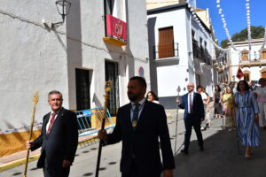 DSC 8234 - Entrada del estandarte y ofrenda floral al Santo Cristo de la Luz en Dalías