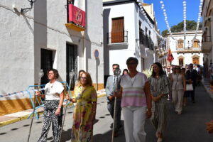 DSC 8241 - Entrada del estandarte y ofrenda floral al Santo Cristo de la Luz en Dalías