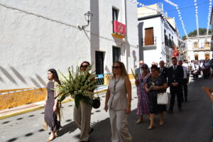 DSC 8243 - Entrada del estandarte y ofrenda floral al Santo Cristo de la Luz en Dalías