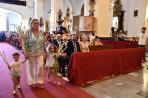 DSC 8307 - Entrada del estandarte y ofrenda floral al Santo Cristo de la Luz en Dalías