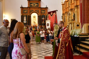 DSC 8332 - Entrada del estandarte y ofrenda floral al Santo Cristo de la Luz en Dalías