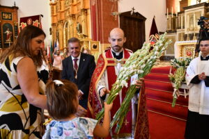 DSC 8399 - Entrada del estandarte y ofrenda floral al Santo Cristo de la Luz en Dalías