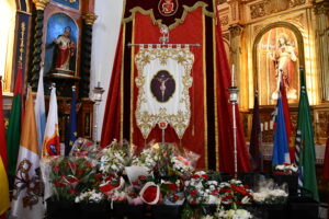 DSC 8800 1 - Entrada del estandarte y ofrenda floral al Santo Cristo de la Luz en Dalías
