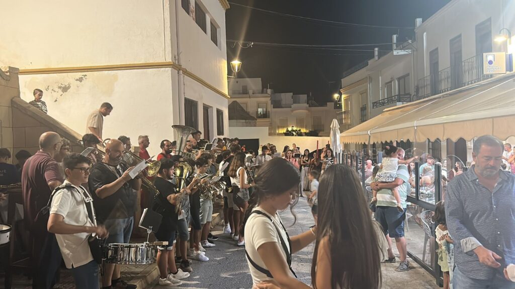 calentando2 - Dalías abre septiembre 'calentando motores'