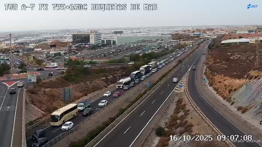 525 - Una colisión provoca importantes retenciones en la A7 a la altura de El Parador
