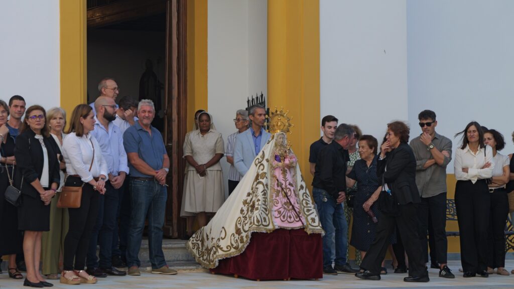 556149396 1191280689703434 1273267641583818859 n - Berja da una dolorosa y multitudinaria despedida a Antonio Campos