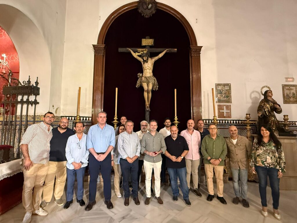 559867775 1116421447272721 819814774313942737 n - Este domingo se celebra el primer besapiés del año al Cristo de la Luz de Dalías