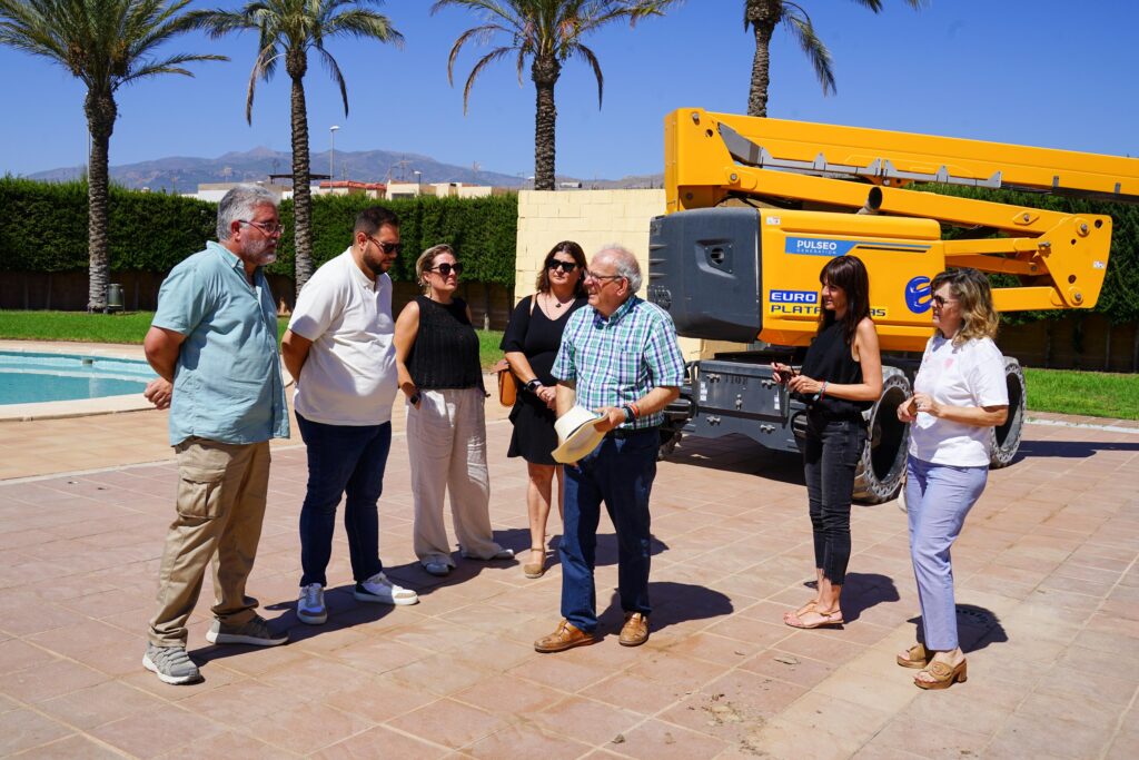 WhatsApp Image 2025 10 14 at 11.14.49 - Finalizan las obras de reposición de la cubierta de la Piscina de Las Cabañuelas dañada por la DANA de hace un año