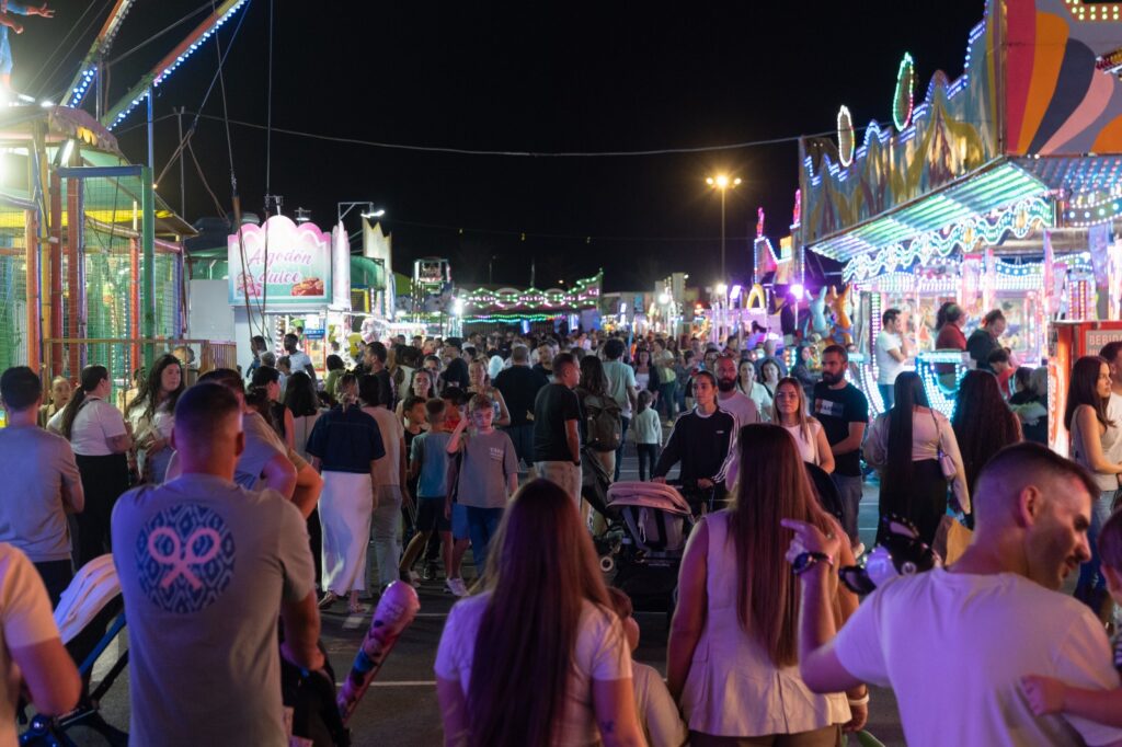 recinto 6 - Roquetas de Mar vive ya sus fiestas patronales en honor a la Virgen del Rosario con nuevo recinto ferial