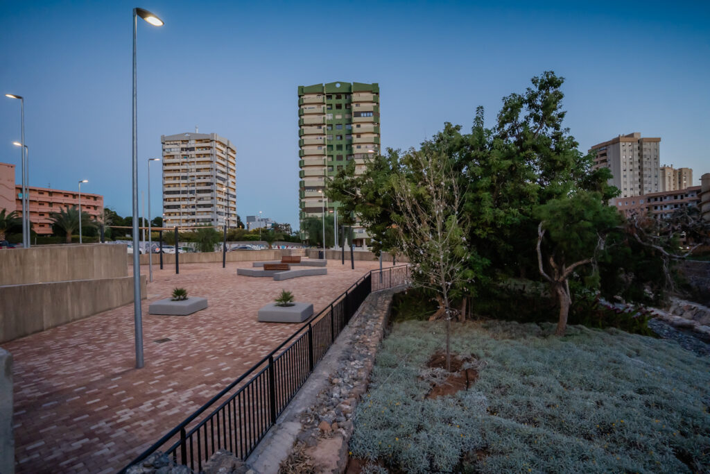 14 - Amat inaugura la Rambla de San Antonio de Aguadulce, un espacio destinado al uso y disfrute de vecinos y visitantes