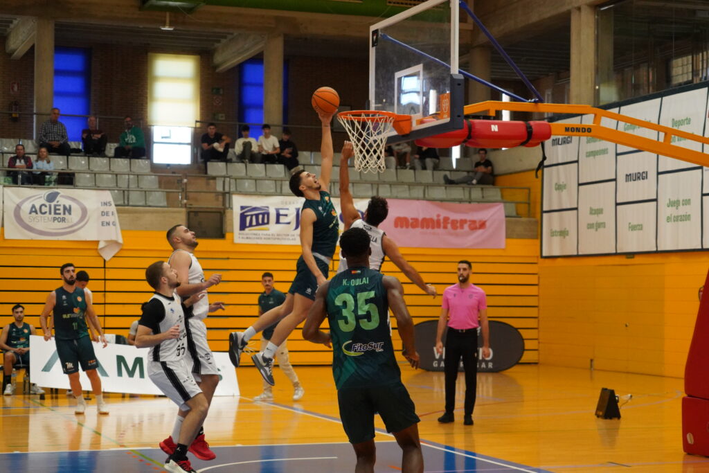 DC23 02 - SurSeeds B. Murgi aprieta la pelea en la zona alta tras ganar a La Línea (85-97)