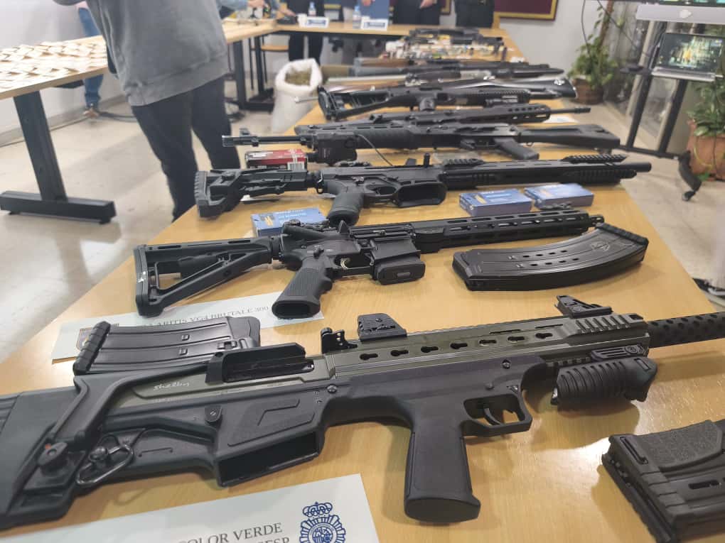 WhatsApp Image 2025 11 07 at 12.08.48 - Diversión a tiros en las 80 Viviendas: la Policía investiga dos tiroteos sin heridos en El Ejido
