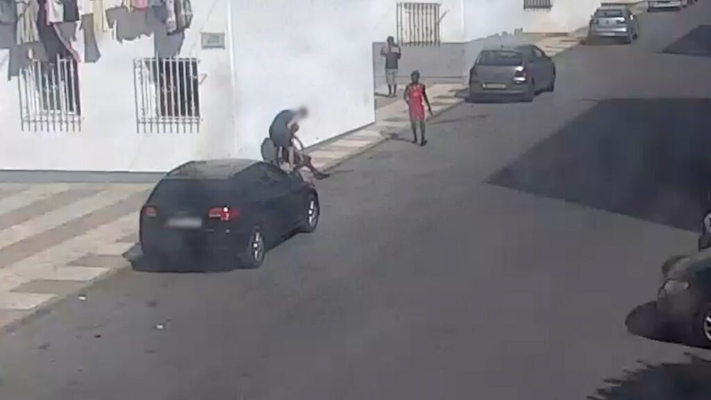 omision deber socorro almeria editada foto 02 - "¡No somos escudos humanos!": JUCIL y CEM estallan por la situación en las 200 Viviendas
