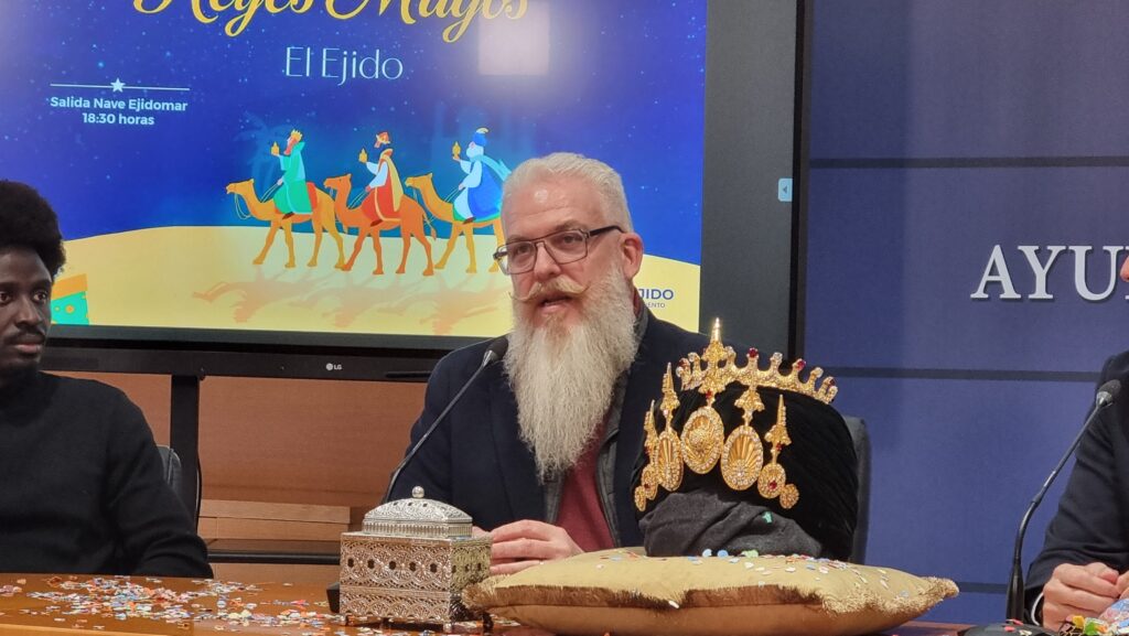 20251230 100718 - El Ejido ofrece un guiño al tejido comercial local con sus emisarios de los Reyes Magos