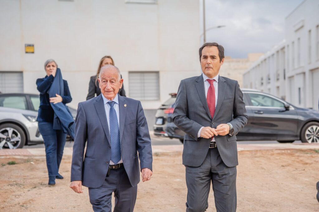 251212 consejero 6 - Arranca la construcción de la nueva sede judicial de Roquetas de Mar