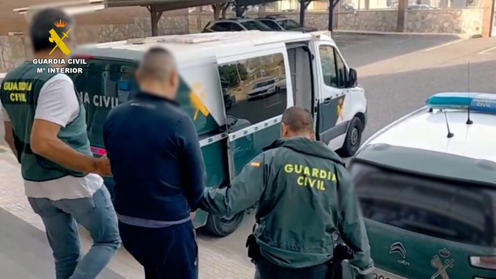 op nitrobur fitosanitarios burgos editada FOTO 3 - Detienen a tres butroneros que robaron en un polígono de Burgos más de 100.000 euros en fitosanitarios
