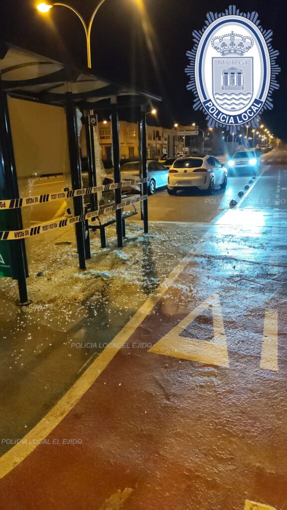 623386730 1248074074050303 8929125200145100870 n - Un detenido en Las Norias por vandalizar varios vehículos y destrozar tres marquesinas de bus