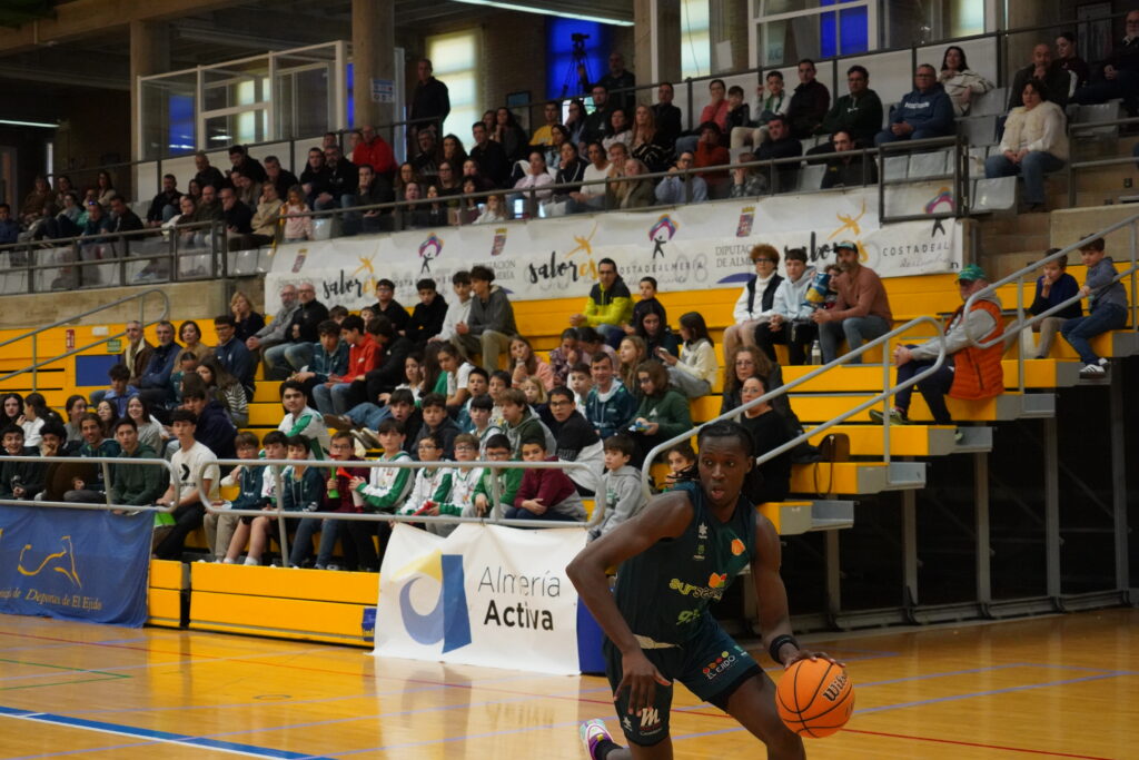 DC23 02 3 - Sur Seeds B. Murgi rompe su mala racha contra CB Andújar (70-89)
