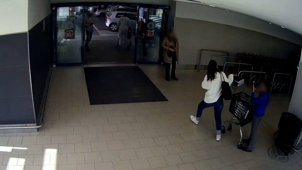 op argentas almeria editada foto 02 - Detienen a una prolífica pareja de ladrones en Roquetas de Mar y uno de ellos ingresa en prisión