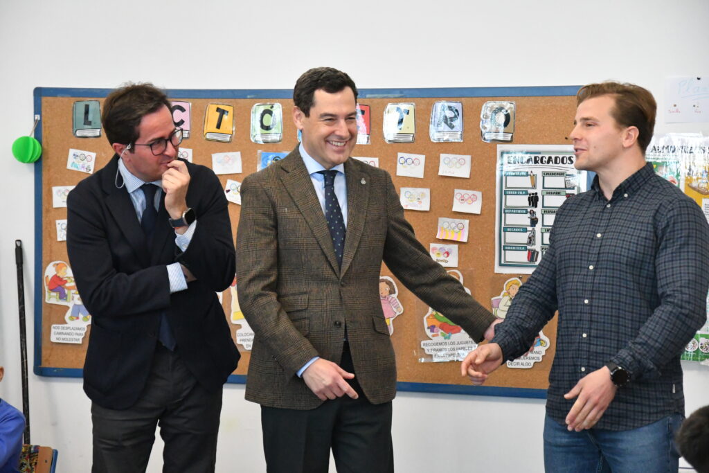 DC03 02 - Juanma Moreno inaugura el colegio CEIP Bahía de Almerimar y anuncia obras para el CEIP Andalucía