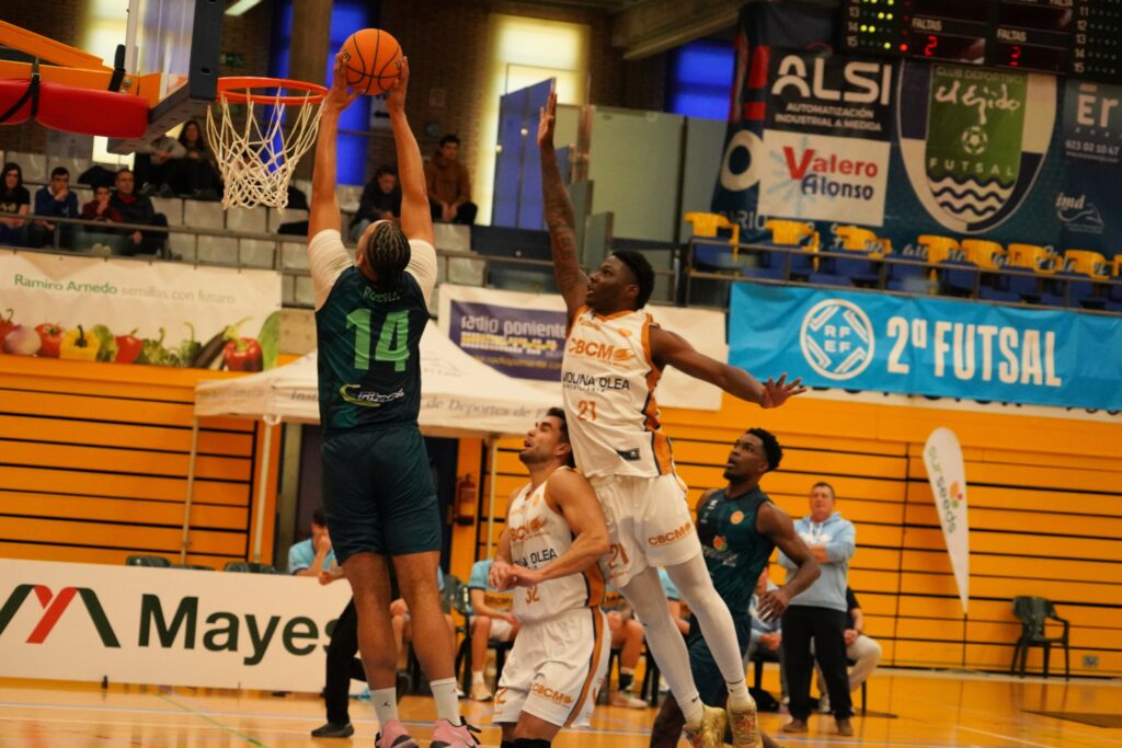 DC23 01 4 - Sur Seeds B. Murgi, muy contundente, se impone ante Motril en casa (94-68)