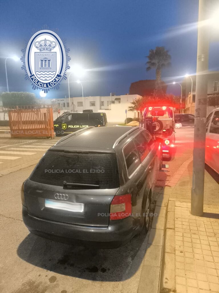 645971857 1276976001160110 7015140877155210046 n - Nuevo golpe al taxi pirata de la Policía Local de El Ejido con dos vehículos inmovilizados