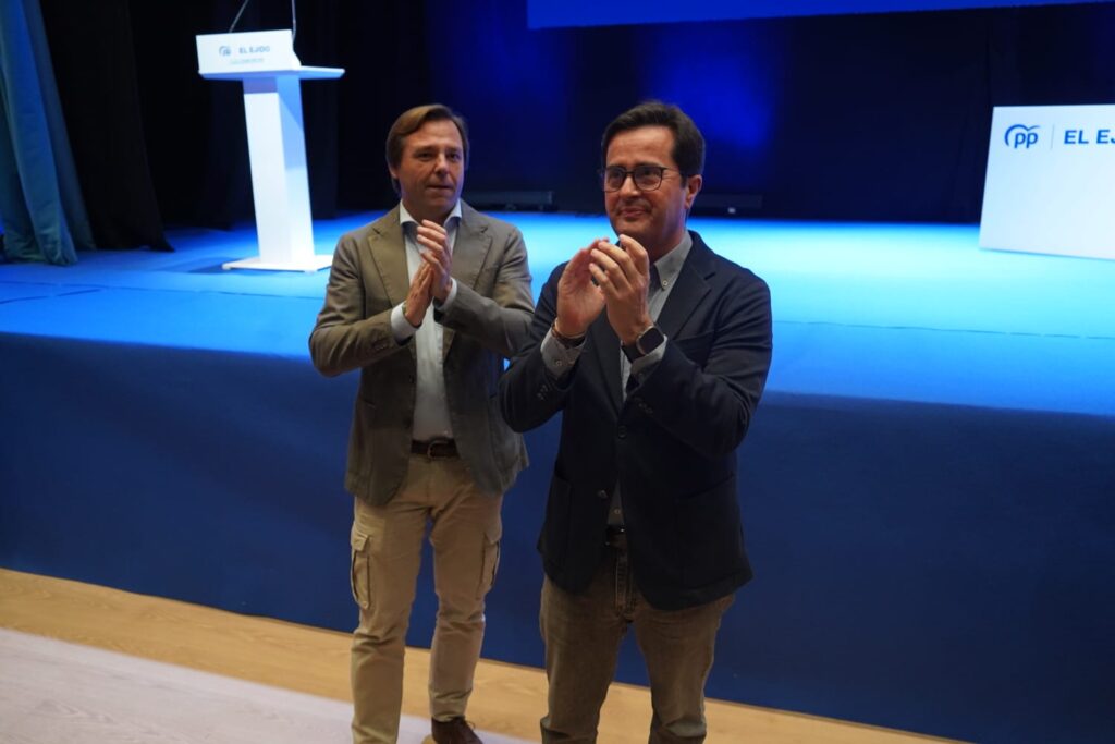 ANTONIO REPULLO Y FRANCISCO GONGORA - Góngora es elegido presidente del PP de El Ejido con un respaldo unánime en el IX Congreso Local