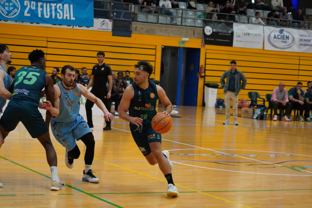 DSC02282 - Derbi cuesta arriba para Sur Seeds B. Murgi en la capital (88-74)