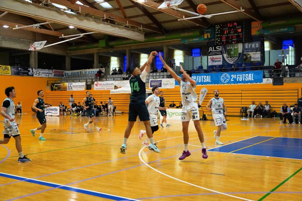 DC23 02 1 - Sur Seeds B. Murgi cierra la liga con una ajustada derrota ante Fuengirola (92-89)
