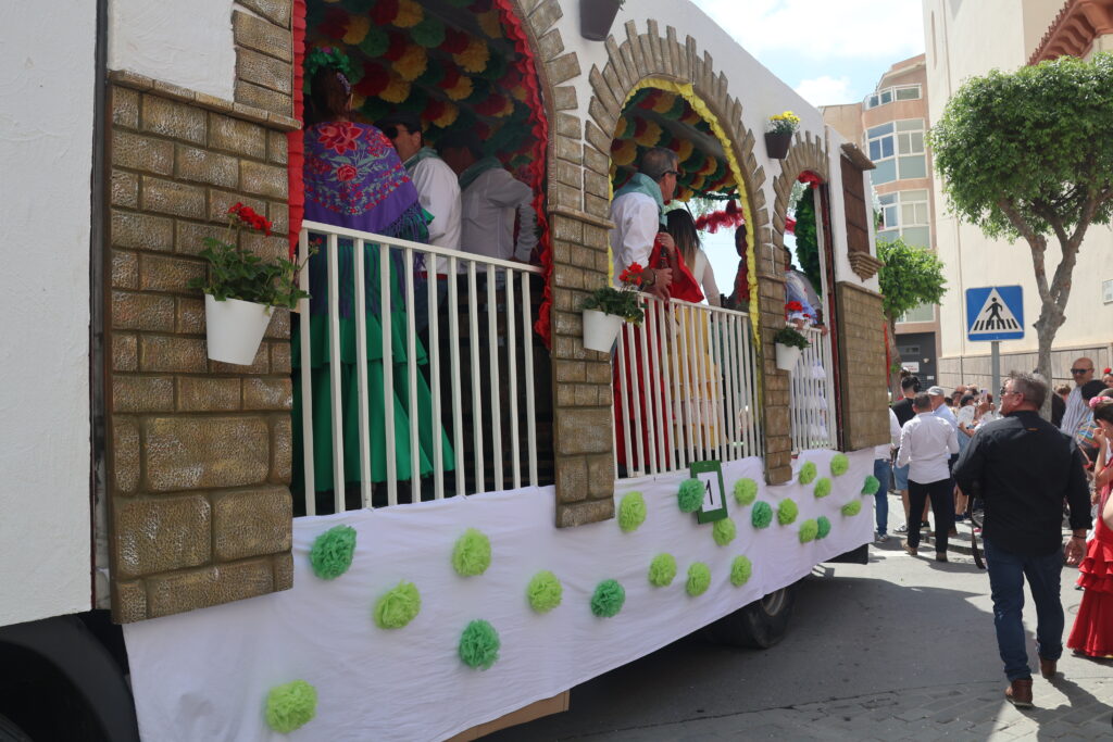 PRIMER PREMIO EL EJIDO BALCON DE LA ALPUJARRA 4 - ‘El Ejido, balcón de la Alpujarra’ logra el primer premio del Concurso de Carrozas de San Marcos 2026