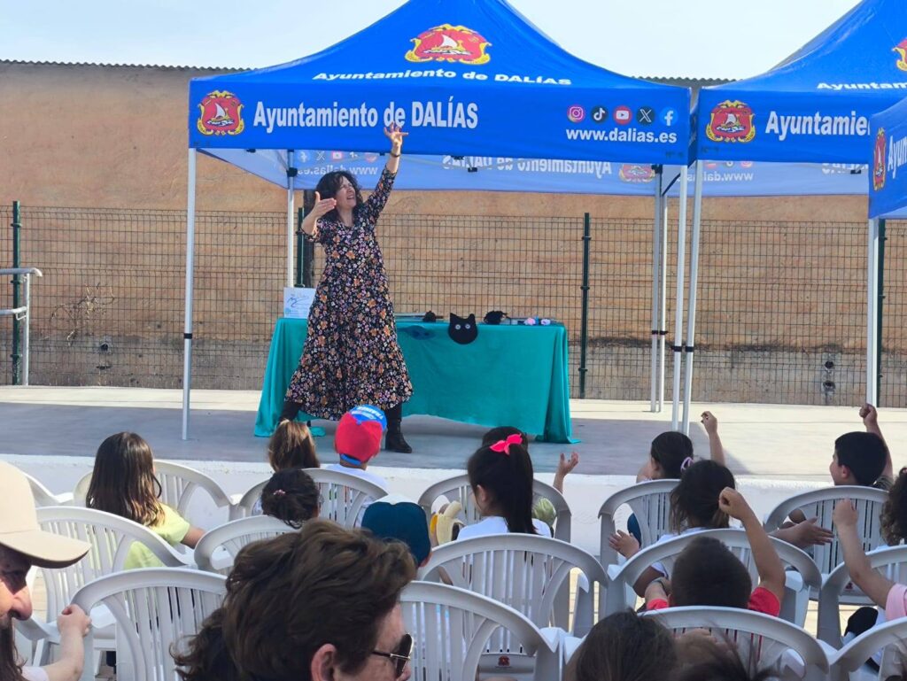 cuentacuentos dia del libro - Dalías celebró el Día del Libro con una intensa jornada de actividades culturales y educativas