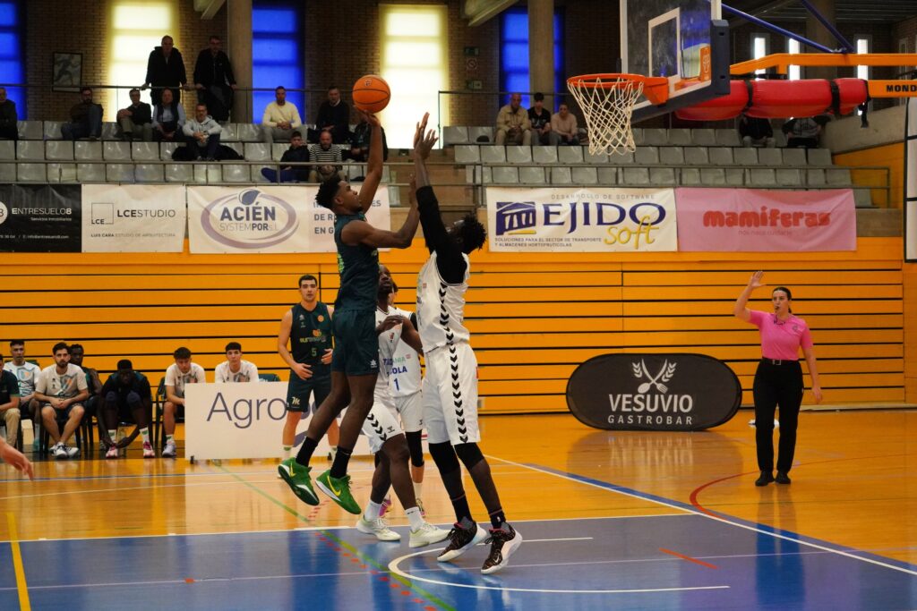 DC23 03 - Moreno y Oulai se suman al cuerpo técnico del campus LB Basketball