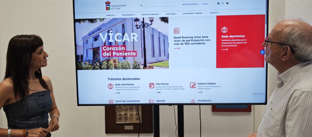IMG 20260611 111136 - Antonio Bonilla presenta la nueva web del Ayuntamiento de Vícar