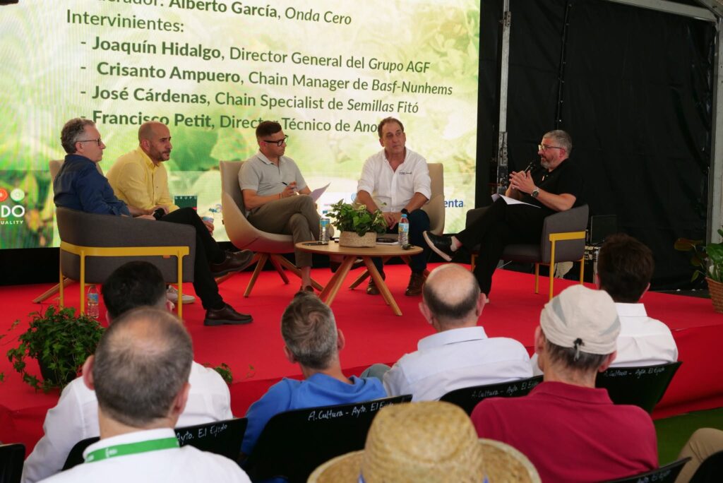 mesa melon sandia - El Ejido celebra la I Feria del Melón y la Sandía con alta participación de público y profesionales