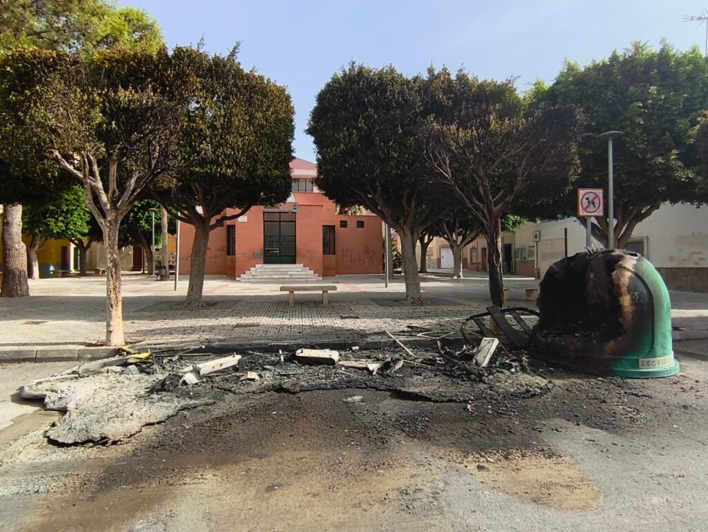 WhatsApp Image 2026 07 15 at 10.35.02 1 - Noche de fuego y destrozos en Santa María del Águila tras la victoria de España contra Francia