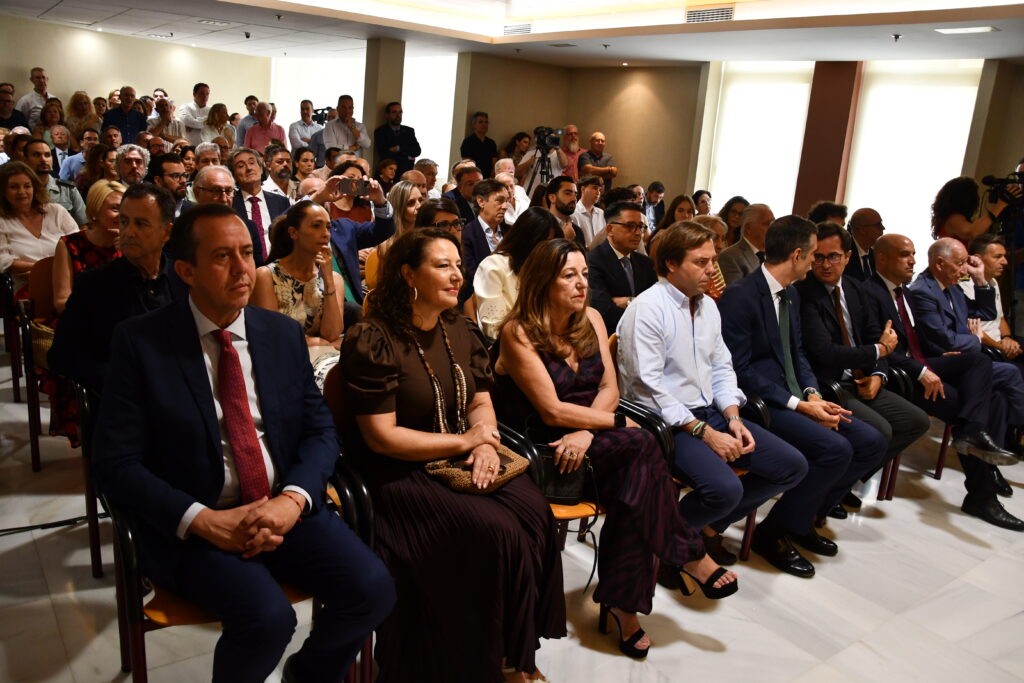 publico - Julia Ibáñez, en su nombramiento como alcaldesa: “Seremos cercanos y humildes, pero ambiciosos con El Ejido”