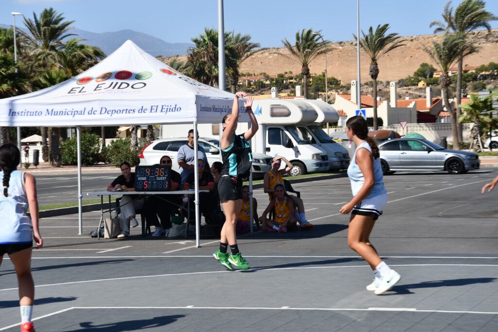 DSC 7559 1 - El 3x3 se estrena en Almerimar con una tarde-noche de baloncesto a pie de playa
