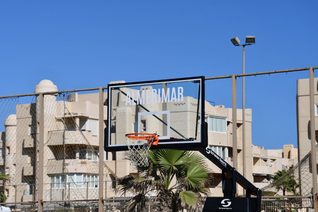 DSC 7636 1 - El 3x3 se estrena en Almerimar con una tarde-noche de baloncesto a pie de playa