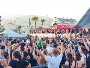 WhatsApp Image 2026 08 10 at 12.08.13 1 - GALERÍA: Más de 50.000 juerguistas viven la mejor semana del verano en el The Juergas Rock Fest