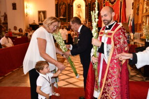 DSC 0095 - El doctor de la Selección Española Claudio Vázquez inaugura la ofrenda de nardos al Cristo de la Luz