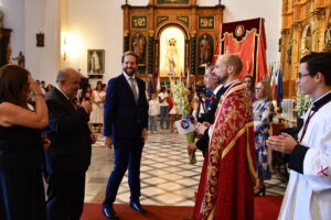 DSC 0112 - El doctor de la Selección Española Claudio Vázquez inaugura la ofrenda de nardos al Cristo de la Luz