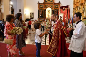 DSC 0119 - El doctor de la Selección Española Claudio Vázquez inaugura la ofrenda de nardos al Cristo de la Luz