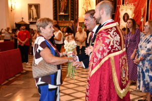 DSC 0214 - El doctor de la Selección Española Claudio Vázquez inaugura la ofrenda de nardos al Cristo de la Luz