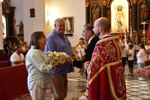 DSC 0225 - El doctor de la Selección Española Claudio Vázquez inaugura la ofrenda de nardos al Cristo de la Luz