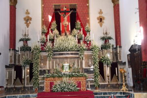 DSC 0415 - El doctor de la Selección Española Claudio Vázquez inaugura la ofrenda de nardos al Cristo de la Luz