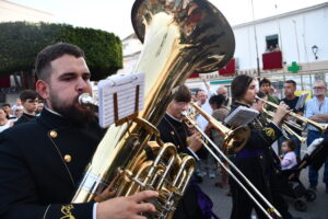 DSC 1863 - Miles de cohetes encienden la noche de Dalías en la procesión del Cristo de la Luz