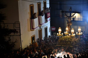 DSC 2244 - Miles de cohetes encienden la noche de Dalías en la procesión del Cristo de la Luz