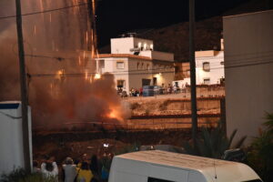 DSC 2319 - Miles de cohetes encienden la noche de Dalías en la procesión del Cristo de la Luz