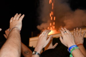 DSC 2362 - Miles de cohetes encienden la noche de Dalías en la procesión del Cristo de la Luz